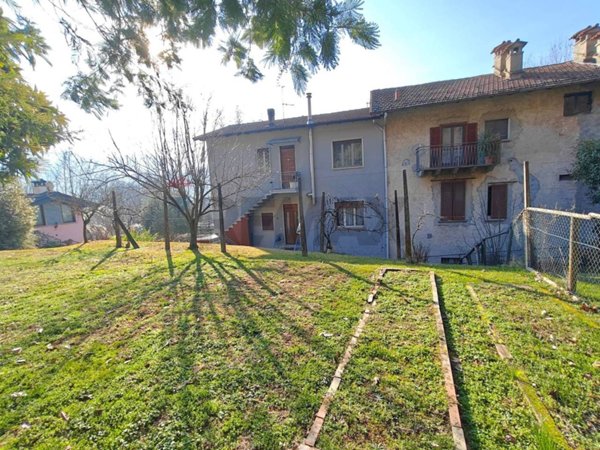 casa indipendente in vendita a Laveno-Mombello