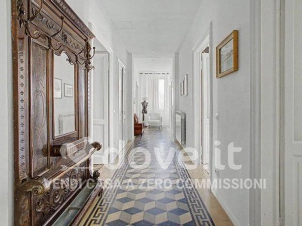 appartamento in vendita a Laveno-Mombello in zona Laveno