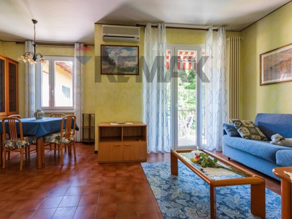 appartamento in vendita a Laveno-Mombello in zona Laveno