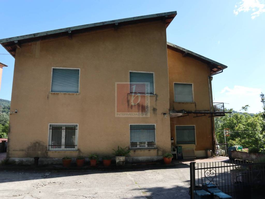 appartamento in vendita a Laveno-Mombello