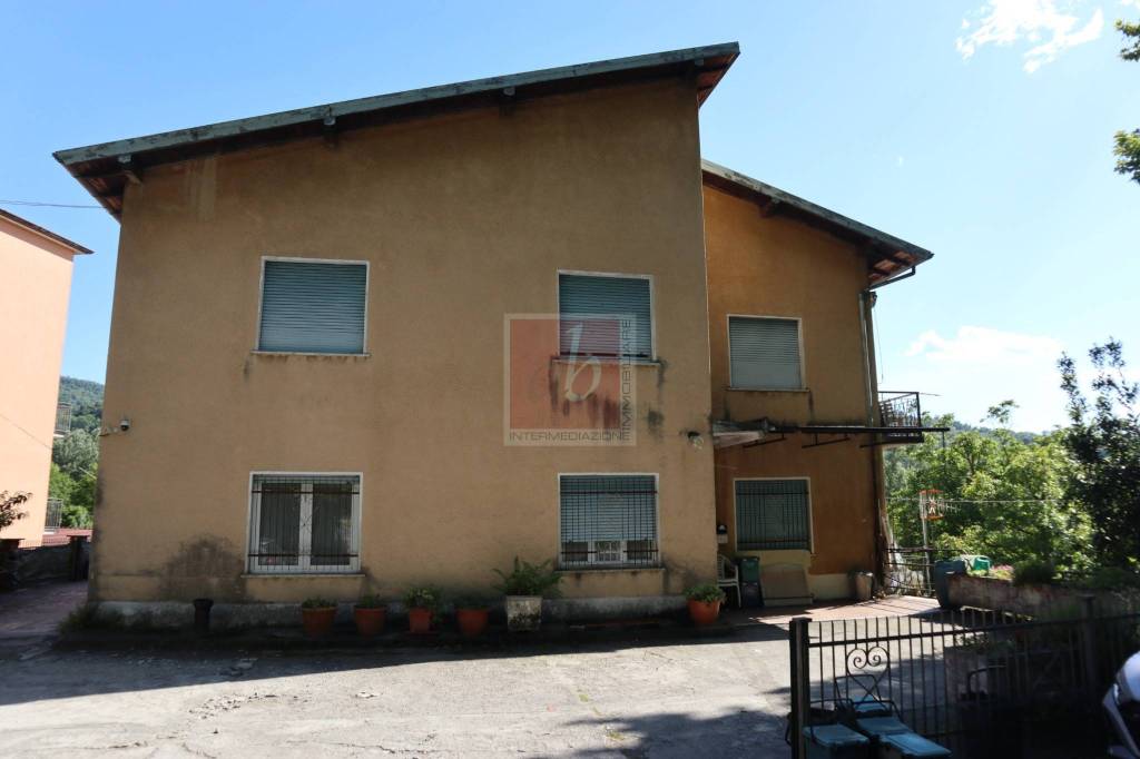 appartamento in vendita a Laveno-Mombello in zona Mombello