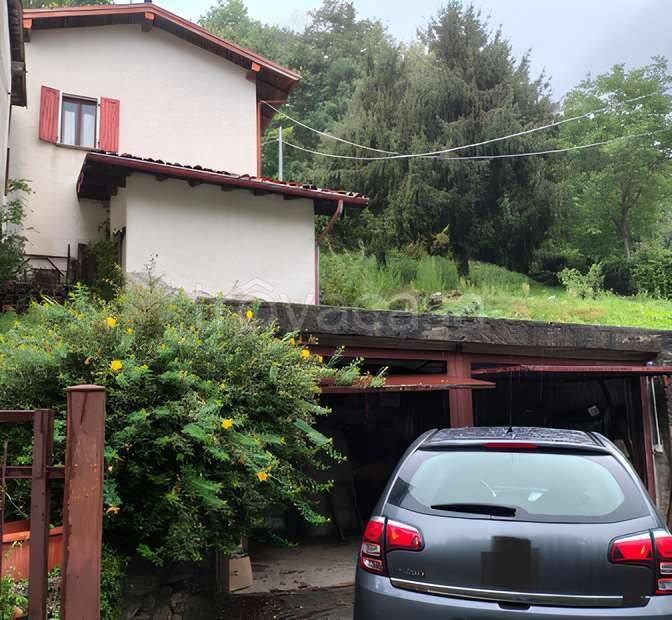 appartamento in vendita a Laveno-Mombello in zona Casere