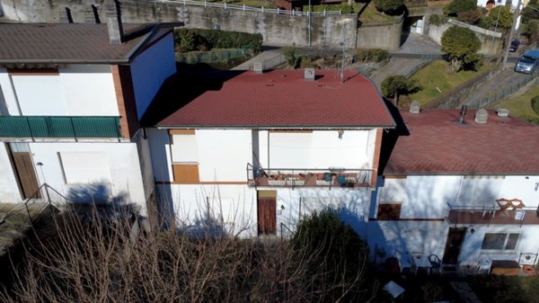 casa indipendente in vendita a Laveno-Mombello in zona San Michele