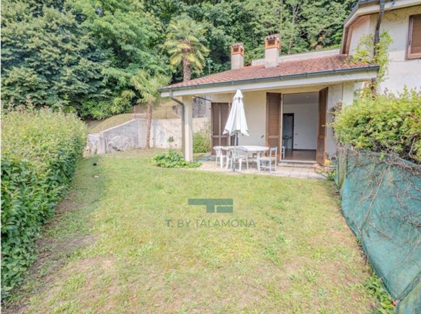 appartamento in vendita a Laveno-Mombello in zona Cerro