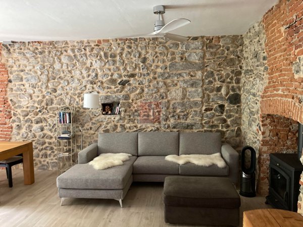 appartamento in vendita a Laveno-Mombello in zona Laveno