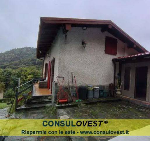 appartamento in vendita a Laveno-Mombello in zona Casere