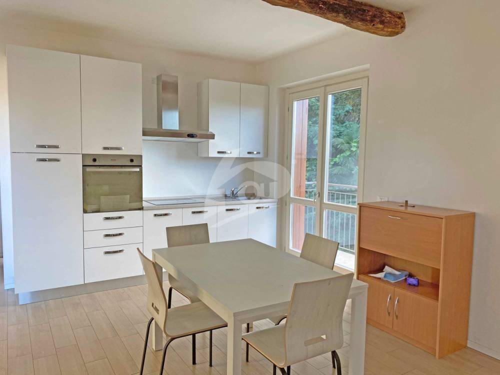 appartamento in vendita a Laveno-Mombello in zona Cerro