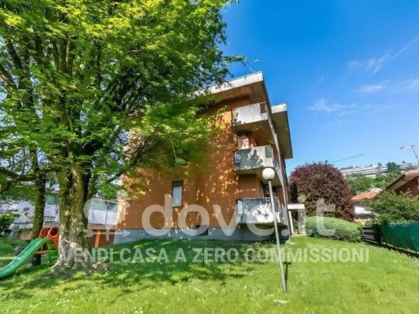 appartamento in vendita a Laveno-Mombello in zona Brugnolo