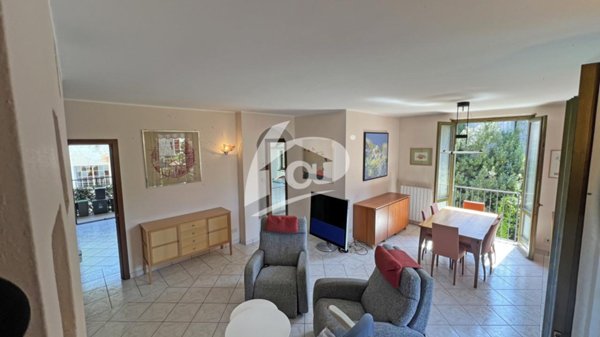 appartamento in vendita a Laveno-Mombello