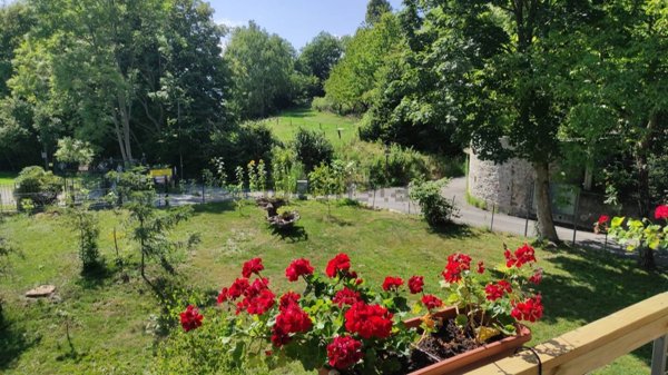 casa indipendente in vendita a Laveno-Mombello in zona Casere
