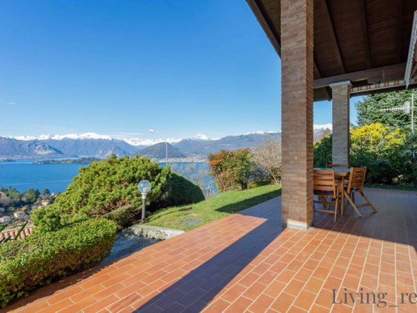 casa indipendente in vendita a Laveno-Mombello in zona Laveno