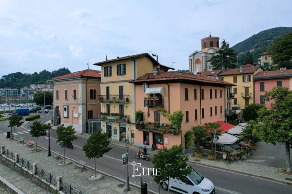 negozio in vendita a Laveno-Mombello in zona Laveno