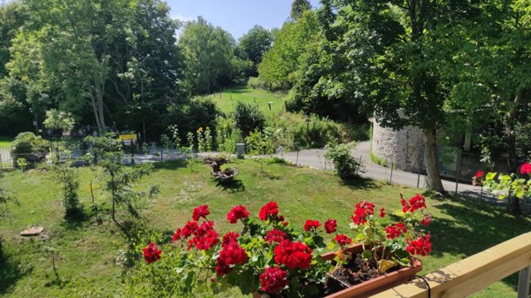 casa indipendente in vendita a Laveno-Mombello in zona Casere