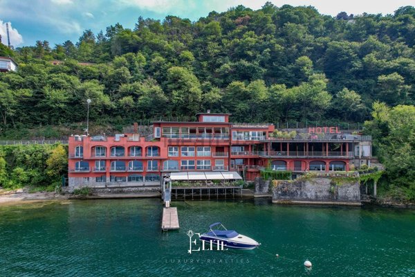 villa in vendita a Laveno-Mombello