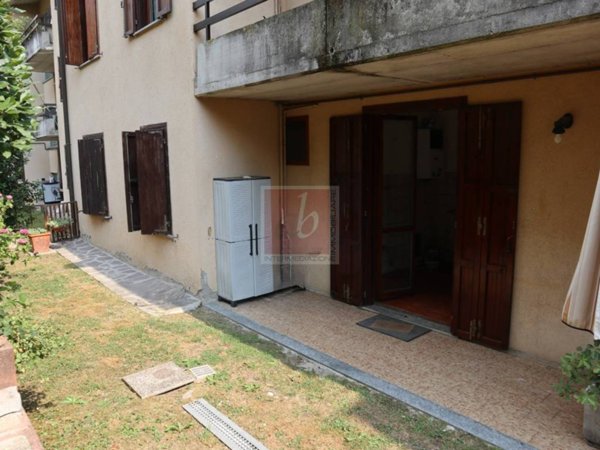 appartamento in vendita a Laveno-Mombello in zona Mombello