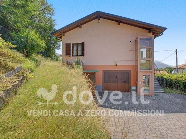 casa indipendente in vendita a Laveno-Mombello