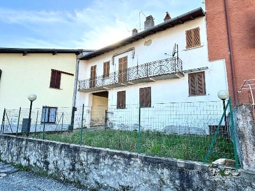 appartamento in vendita a Laveno-Mombello