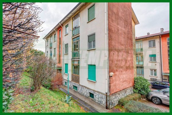 appartamento in vendita a Laveno-Mombello in zona Laveno