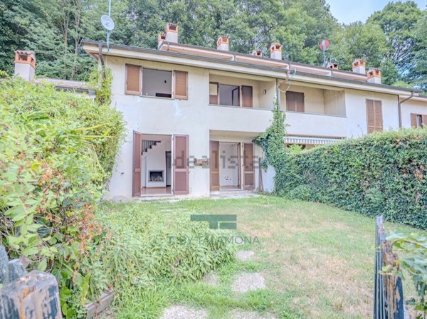 appartamento in vendita a Laveno-Mombello in zona Cerro