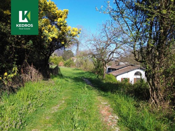 casa indipendente in vendita a Laveno-Mombello in zona Bostano