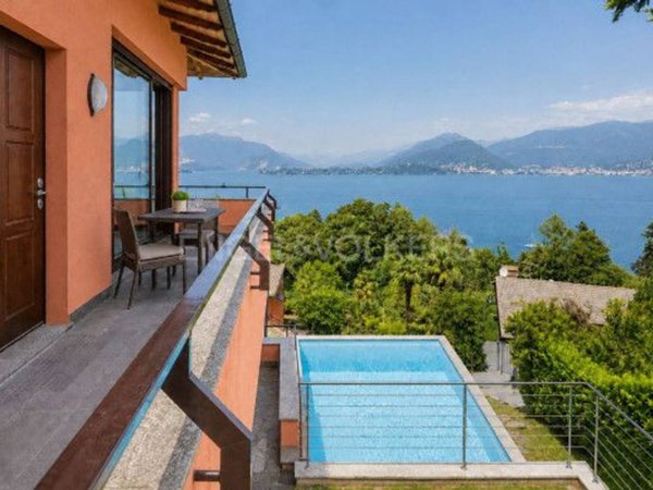 casa indipendente in vendita a Laveno-Mombello in zona Cerro