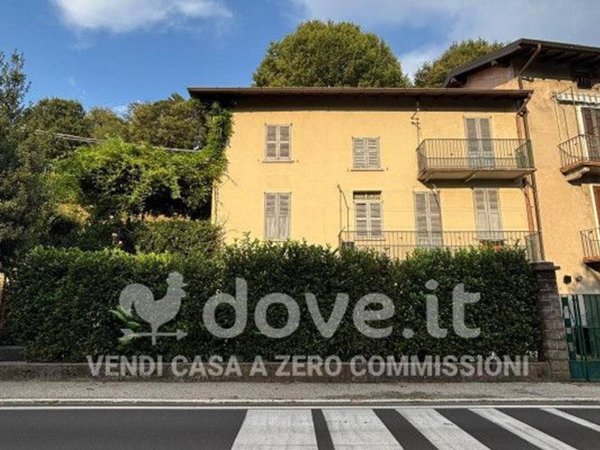 appartamento in vendita a Laveno-Mombello in zona Cerro