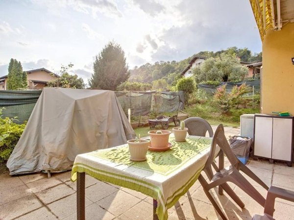 appartamento in vendita a Laveno-Mombello in zona Profarè
