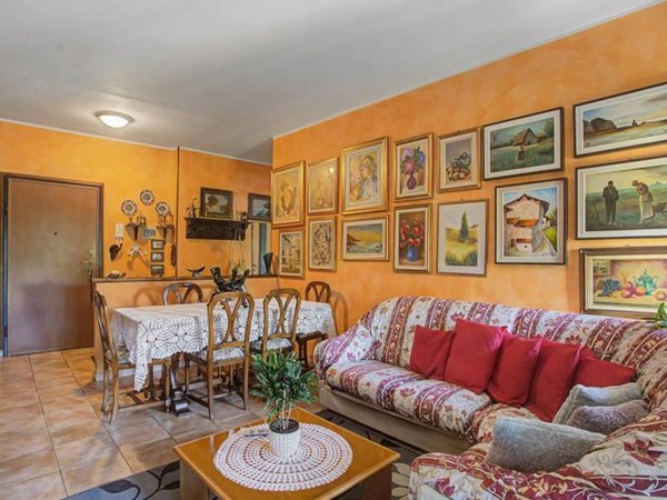 appartamento in vendita a Laveno-Mombello in zona Laveno