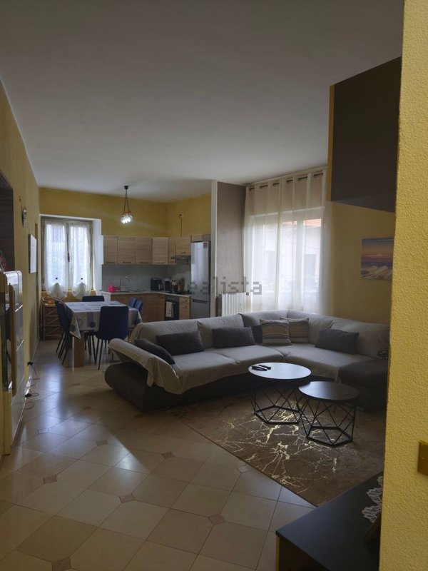 appartamento in vendita a Laveno-Mombello in zona Somisso