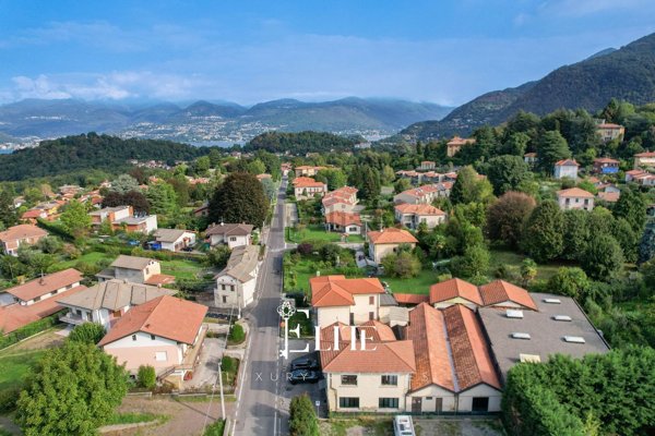 locale di sgombero in vendita a Laveno-Mombello in zona Corte