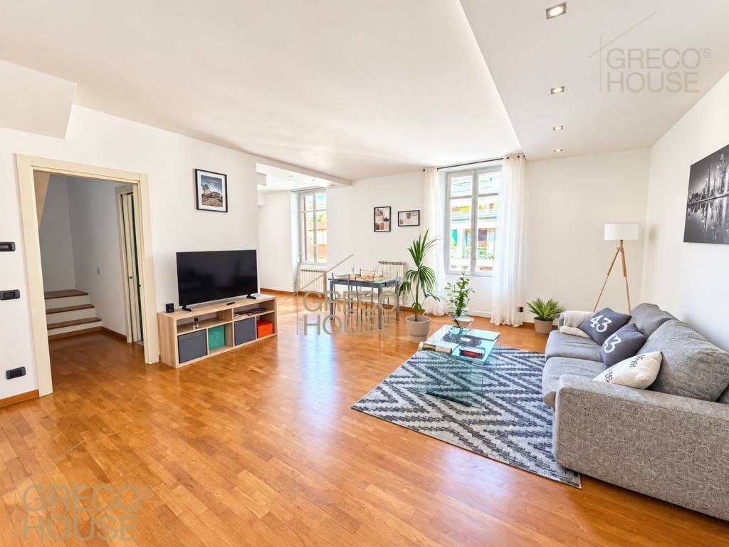 appartamento in vendita a Laveno-Mombello in zona Laveno