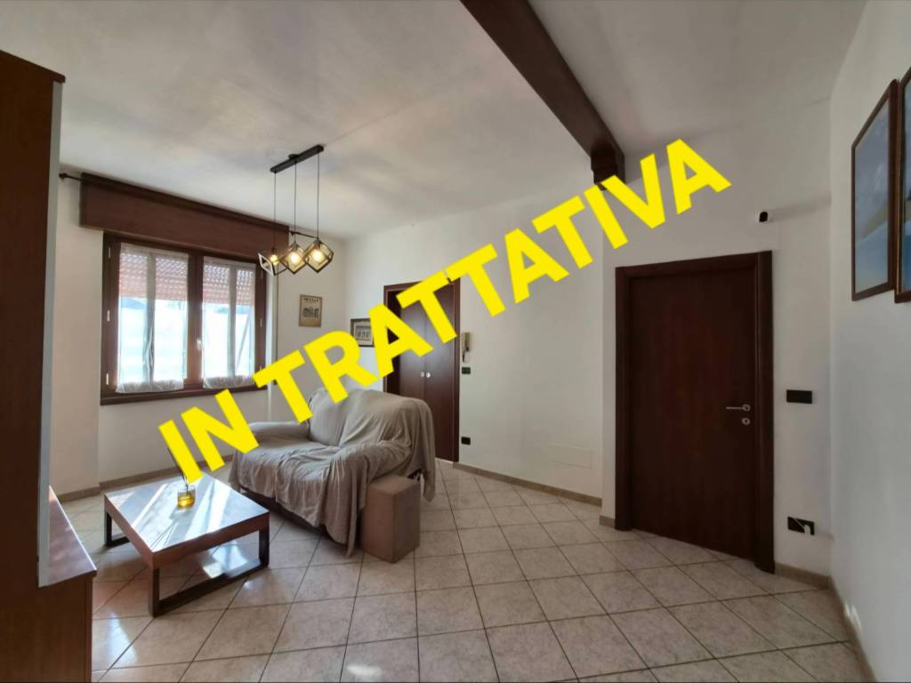 appartamento in vendita a Laveno-Mombello in zona Laveno