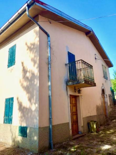 casa indipendente in vendita a Leggiuno in zona Reno