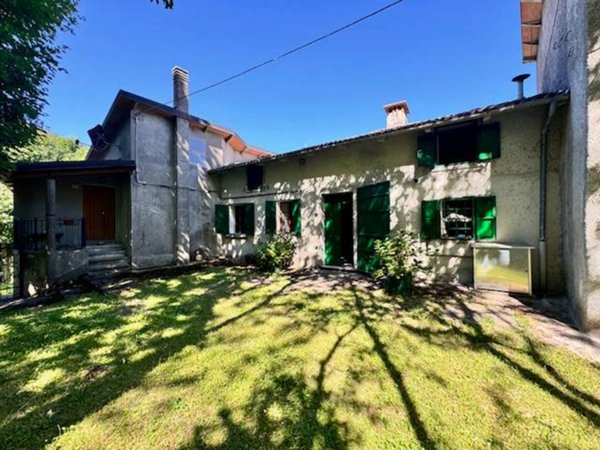 casa indipendente in vendita a Leggiuno in zona Reno