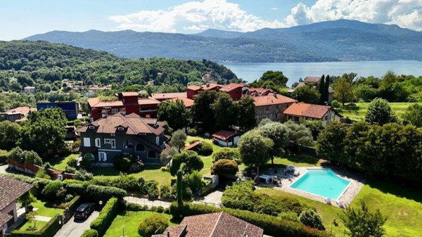 casa indipendente in vendita a Leggiuno