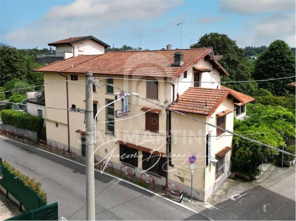 negozio in vendita a Leggiuno in zona Arolo