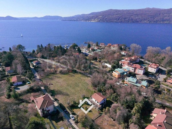 terreno edificabile in vendita a Leggiuno in zona Arolo