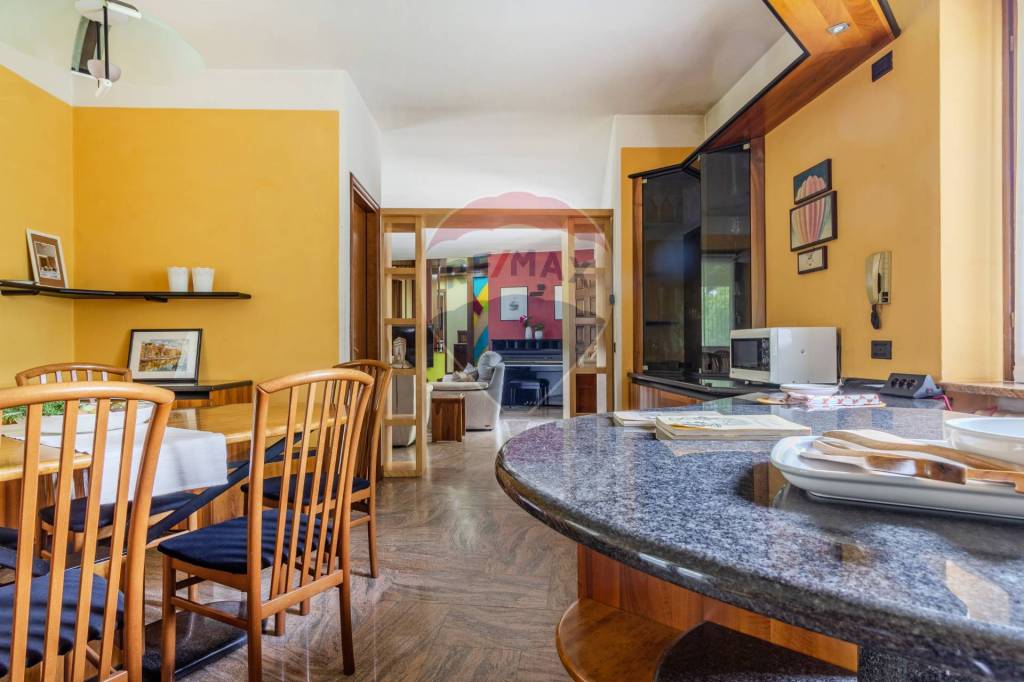 casa indipendente in vendita a Leggiuno in zona Marzaro