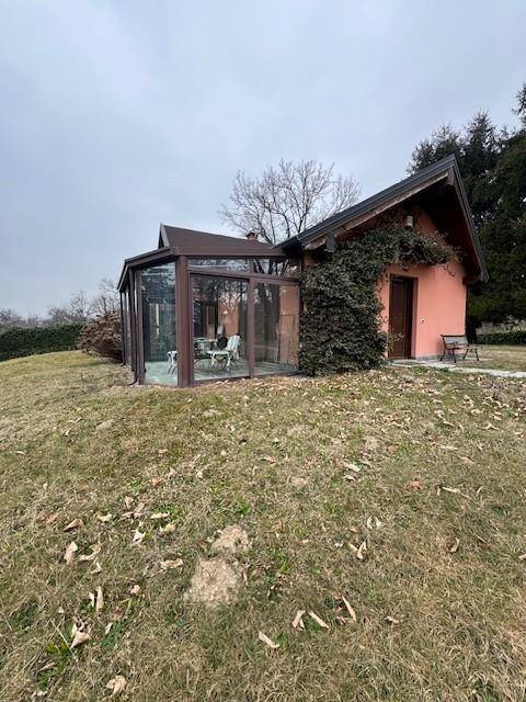casa indipendente in vendita a Leggiuno