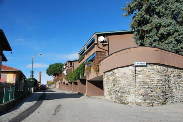 appartamento in vendita a Leggiuno in zona Mirasole