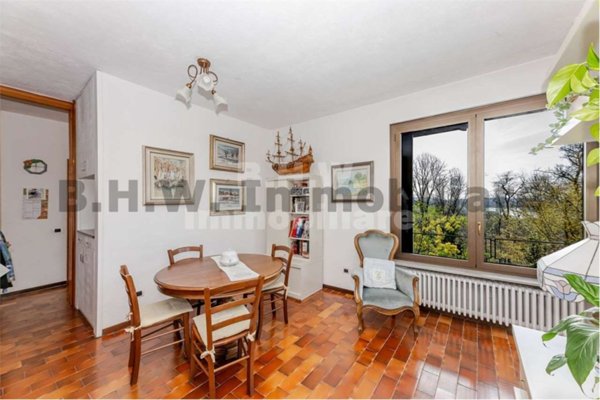 casa indipendente in vendita a Leggiuno in zona Arolo