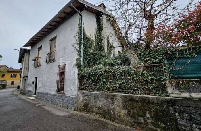 casa indipendente in vendita a Leggiuno