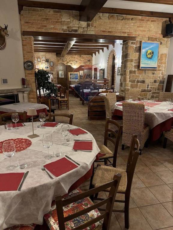 negozio in vendita a Leggiuno in zona Reno