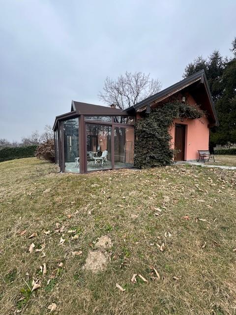casa indipendente in vendita a Leggiuno