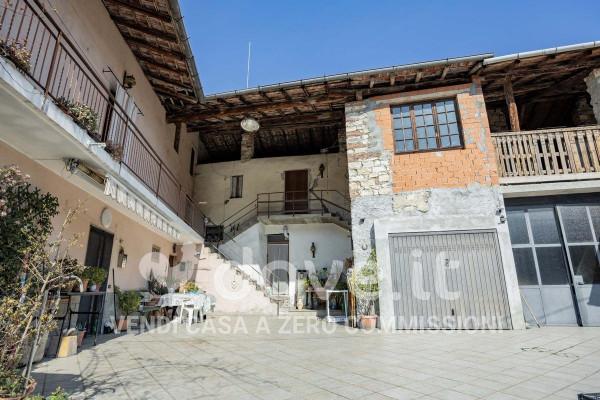 appartamento in vendita a Leggiuno in zona Marzaro