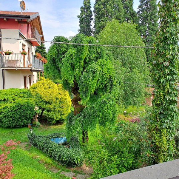 quadrivano in vendita a Leggiuno in zona Arolo