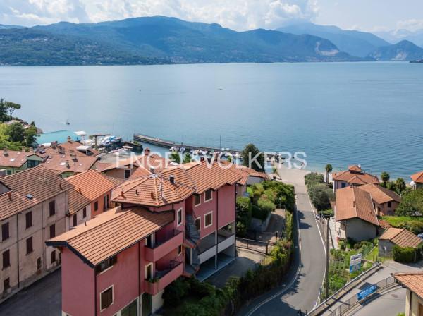 appartamento in vendita a Leggiuno in zona Reno