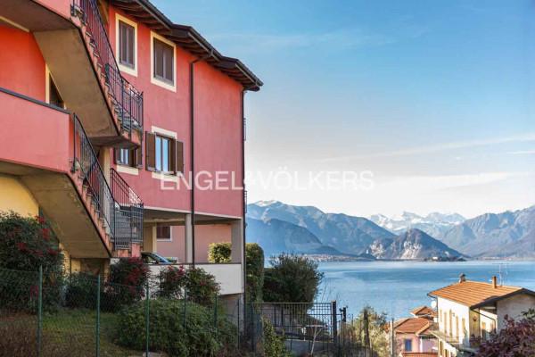 appartamento in vendita a Leggiuno in zona Reno