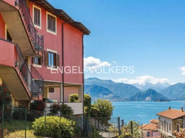 appartamento in vendita a Leggiuno in zona Reno