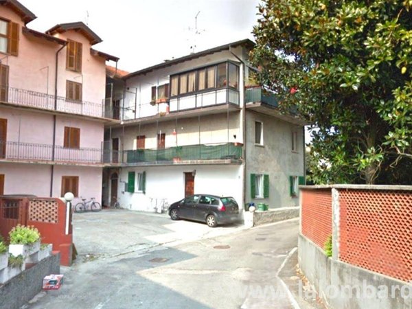 appartamento in vendita a Leggiuno in zona Mirasole